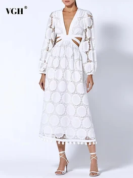 VGH Beyaz Dantel Paneli Cut Out Elbise Kadınlar İçin V Boyun Uzun Kollu Yüksek Bel Katı Minimalist Midi Elbiseler Kadın Kore Moda