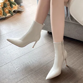 2023 Zarif Kadın Stiletto Yüksek Topuklu Çizmeler Sivri Burun Fermuar yarım çizmeler Kış kadın ayakkabısı Pu Deri Beyaz Kısa Patik