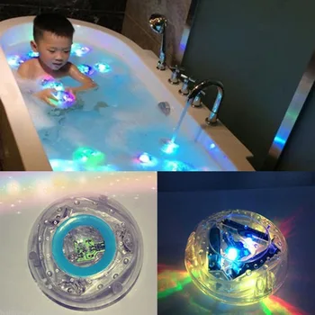 1 adet Çocuk Banyo Renkli LED küvet ışığı Bebek Banyo Oyuncakları Su Geçirmez şamandıra ışık gösterisi Komik Zaman Çocuklar için Yürümeye Başlayan su oyuncakları