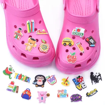 1 ADET Okul Stilleri PVC Croc Ayakkabı Takılar Aksesuarları Öğretmen Öğrenciler Kitaplar Kalem Dekorasyon Çocuklar için Sandalet Bilezik