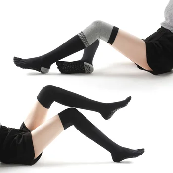Pamuk Uzun Yoga Çorap Diz yüksek Beş ayak Çorap Kadın Silikon kaymaz spor çorapları Orta buzağı Pilates Bale Dans spor çorapları