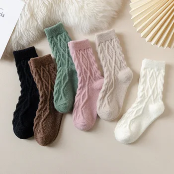 Yeni Kadın Sıcak Kalın Kış Çorap Düz Renk Bayan Japon Tarzı Vintage Orta Tüp Çorap Kadınlar İçin